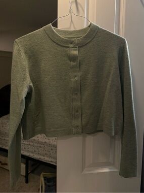 moon & madison Cropped Cardigan in Sage Green